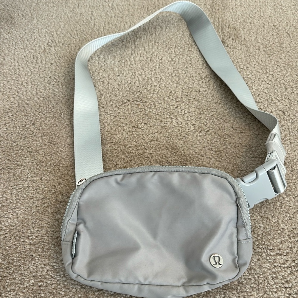 Lululemon belt bag